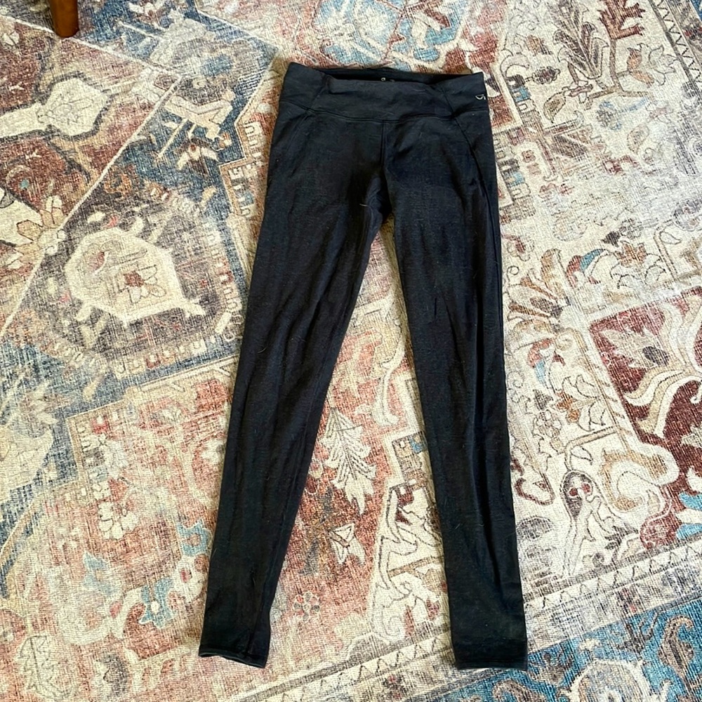 Dark gray athletic leggings